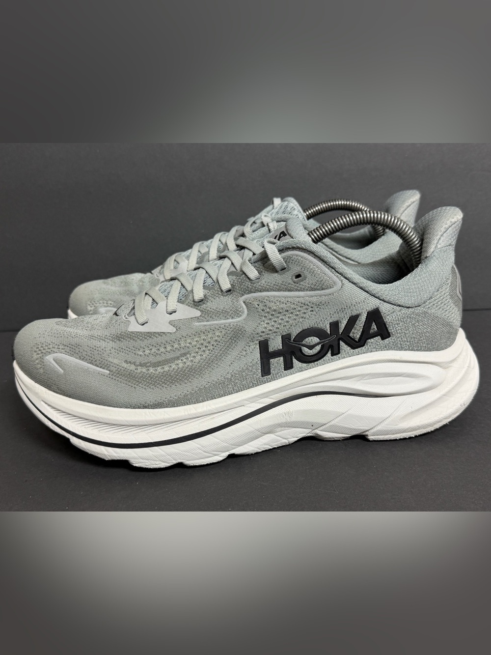Hoka One One Clifton 10 Gray Black Men's Size 9.5 Running Shoes 1162030 GYST